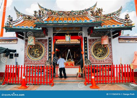 De Cheng Hoon Tempel: Een Schrijnend Mooie Ode aan de Chinese Cultuur!