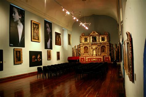 Museo de Arte Colonial: Ontdek een Schat aan Religieuze Kunst en Koloniale Architectuur!