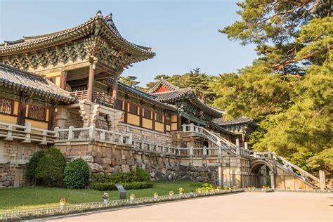 De Gyeongju Bulguksa Tempel: Een Venetiaanse Spiegelpaleis van de Silla Dynastie!